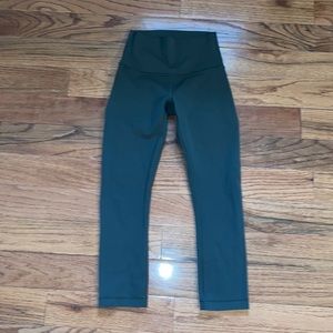 Lululemon Women’s Capri Legging